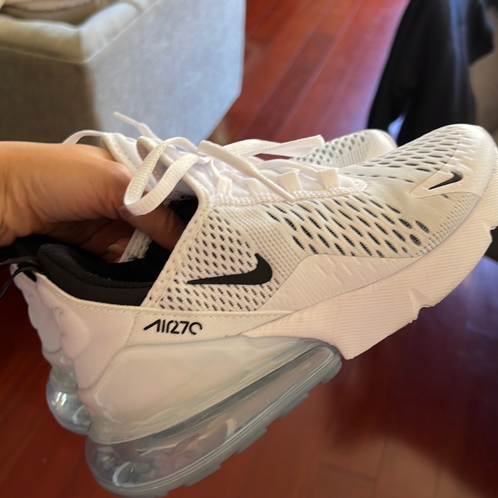NEW Nike Air Max 270
